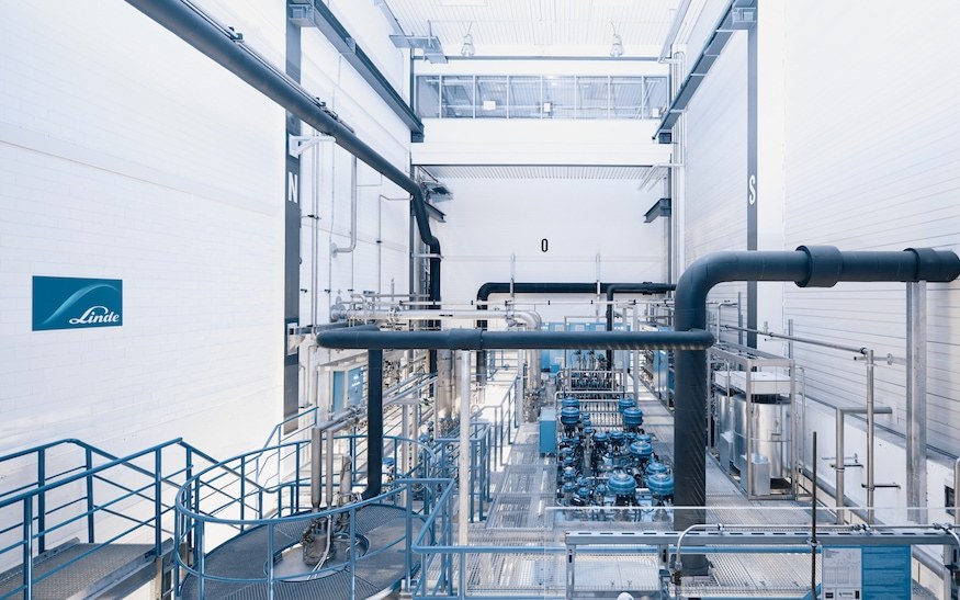 Helium refrigeration plants